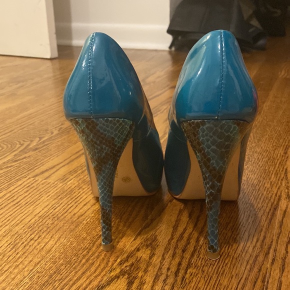 Teal & snake skin printed heels - Picture 3 of 4